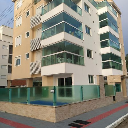 Apto Em Palmas - A 80 Metros Do Mar Governador Celso Ramos Ngoại thất bức ảnh