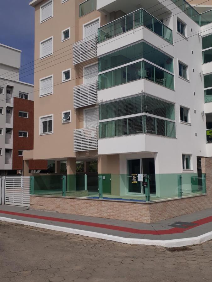 Apto Em Palmas - A 80 Metros Do Mar Governador Celso Ramos Ngoại thất bức ảnh